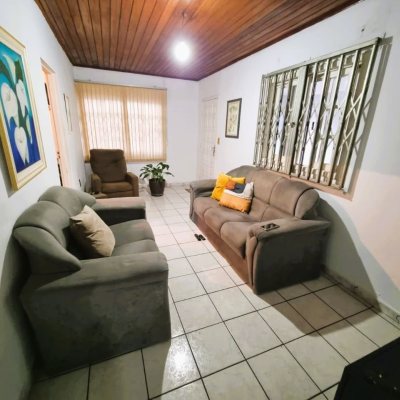 Casa Residencial com 180m², 4 quartos, 2 garagens, no bairro Bela Vista em São José