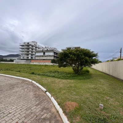 Terrenos Residenciais com 387m², no bairro Campeche em Florianópolis