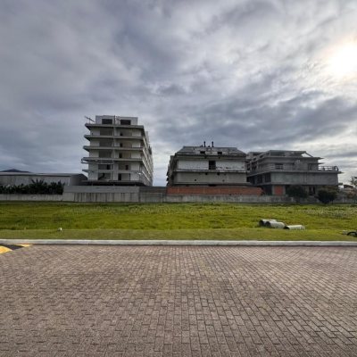 Terrenos Residenciais com 387m², no bairro Campeche em Florianópolis