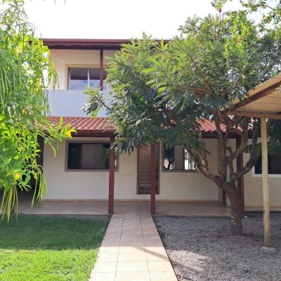 Casa Residencial com 200m², 5 quartos, 3 garagens, no bairro São João Do Rio Vermelho em Florianópolis