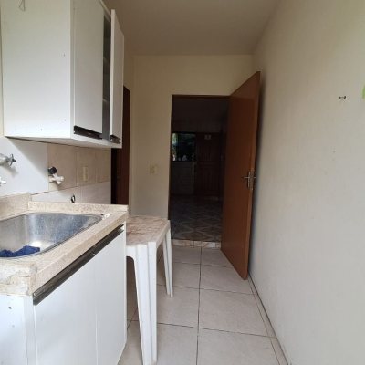 Casa Residencial com 200m², 5 quartos, 3 garagens, no bairro São João Do Rio Vermelho em Florianópolis
