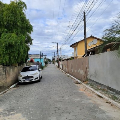 Casa Residencial com 200m², 5 quartos, 3 garagens, no bairro São João Do Rio Vermelho em Florianópolis