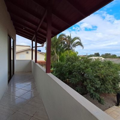 Casa Residencial com 200m², 5 quartos, 3 garagens, no bairro São João Do Rio Vermelho em Florianópolis