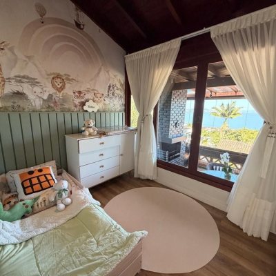 Casa Residencial com 309m², 4 quartos, 7 garagens, no bairro Sambaqui em Florianópolis