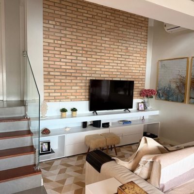 Casa Residencial com 309m², 4 quartos, 7 garagens, no bairro Sambaqui em Florianópolis