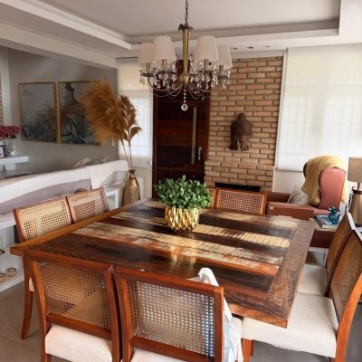 Casa Residencial com 309m², 4 quartos, 7 garagens, no bairro Sambaqui em Florianópolis