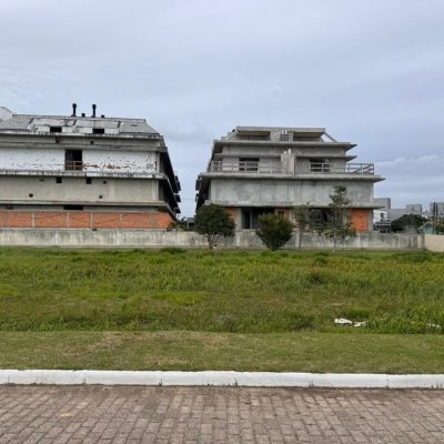 Terrenos Residenciais com 391m², no bairro Campeche em Floranópolis