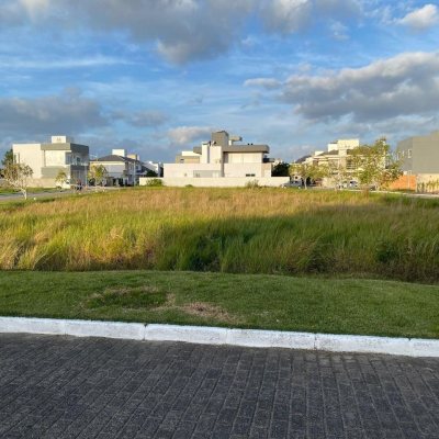 Terrenos Residenciais com 400m², no bairro Campeche em Florianópolis