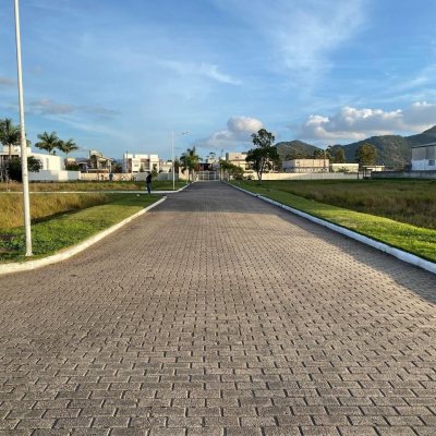 Terrenos Residenciais com 400m², no bairro Campeche em Florianópolis