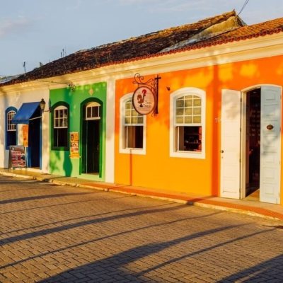 Casa Residencial com 173m², 4 quartos (sendo 1 suíte), 3 garagens, no bairro Campeche em Florianópolis