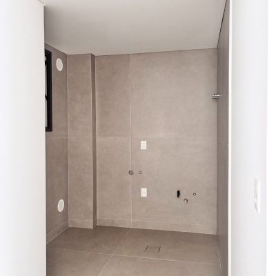 Apartamentos com 108m², 3 quartos (sendo 3 suítes), 2 garagens, no bairro Jurerê em Florianópolis