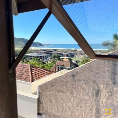 Casa Residencial com 220m², 7 quartos, 8 garagens, no bairro Ingleses do Rio Vermelho em Florianópolis