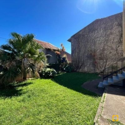 Casa Residencial com 220m², 7 quartos, 8 garagens, no bairro Ingleses do Rio Vermelho em Florianópolis