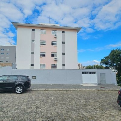 Apartamentos com 58m², 2 quartos, 1 garagem, no bairro Estreito em Florianópolis
