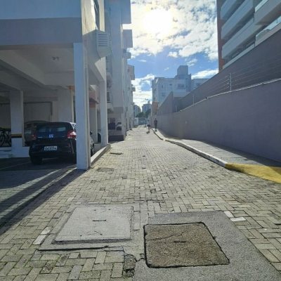 Apartamentos com 58m², 2 quartos, 1 garagem, no bairro Estreito em Florianópolis