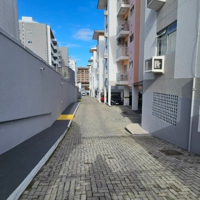 Apartamentos com 58m², 2 quartos, 1 garagem, no bairro Estreito em Florianópolis