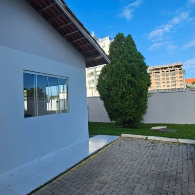Apartamentos com 58m², 2 quartos, 1 garagem, no bairro Estreito em Florianópolis