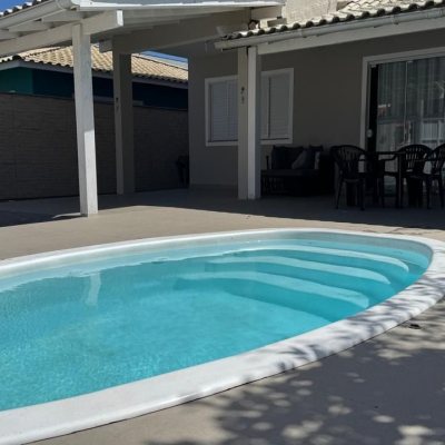 Casa Residencial com 215m², 4 quartos (sendo 1 suíte), 2 garagens, no bairro Campeche em Florianópolis