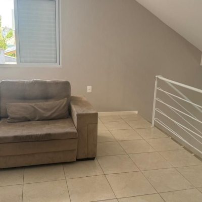 Casa Residencial com 215m², 4 quartos (sendo 1 suíte), 2 garagens, no bairro Campeche em Florianópolis