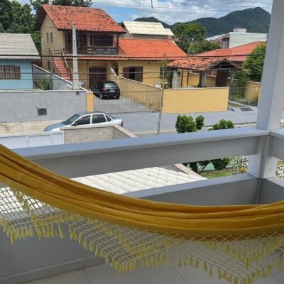 Casa Residencial com 215m², 4 quartos (sendo 1 suíte), 2 garagens, no bairro Campeche em Florianópolis