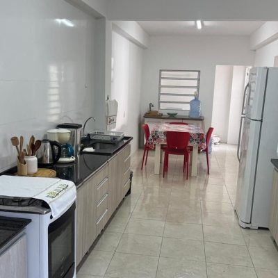 Casa Residencial com 215m², 4 quartos (sendo 1 suíte), 2 garagens, no bairro Campeche em Florianópolis