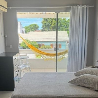 Casa Residencial com 215m², 4 quartos (sendo 1 suíte), 2 garagens, no bairro Campeche em Florianópolis