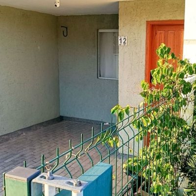 Casa Residencial com 88m², 2 quartos, 2 garagens, no bairro Rio Tavares em Florianópolis