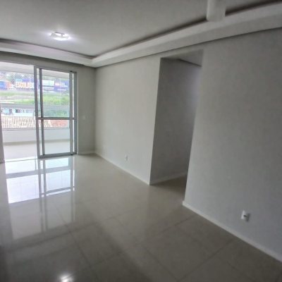 Apartamentos com 79m², 2 quartos (sendo 1 suíte), 1 garagem, no bairro Praia Comprida em São José