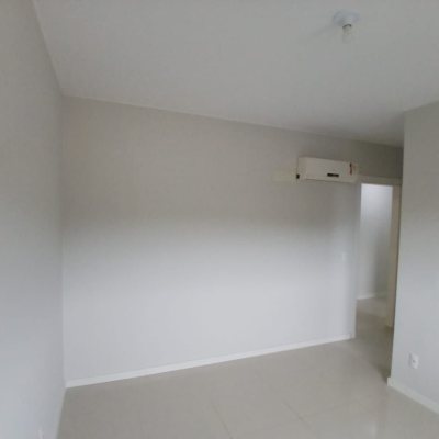 Apartamentos com 79m², 2 quartos (sendo 1 suíte), 1 garagem, no bairro Praia Comprida em São José