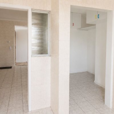 Apartamentos com 110m², 3 quartos (sendo 1 suíte), 1 garagem, no bairro Kobrasol em São José