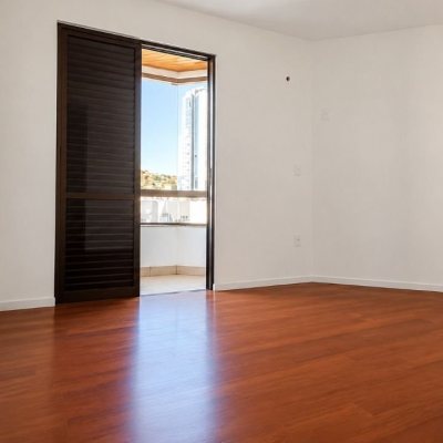 Apartamentos com 110m², 3 quartos (sendo 1 suíte), 1 garagem, no bairro Kobrasol em São José