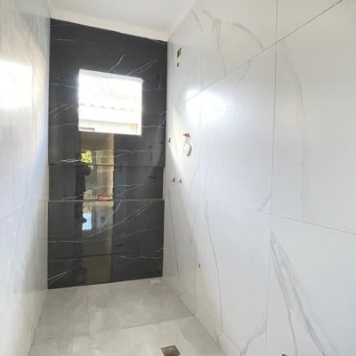 Sobrado Residencial com 190m², 3 quartos (sendo 1 suíte), 2 garagens, no bairro São João Do Rio Vermelho em Florianópolis