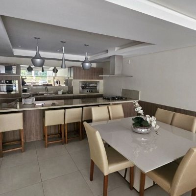 Apartamentos com 72m², 2 quartos (sendo 1 suíte), 1 garagem, no bairro Saco Grande em Florianópolis