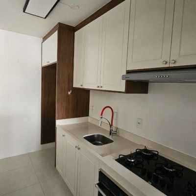 Apartamentos com 72m², 2 quartos (sendo 1 suíte), 1 garagem, no bairro Saco Grande em Florianópolis
