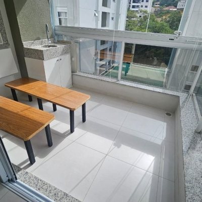Apartamentos com 72m², 2 quartos (sendo 1 suíte), 1 garagem, no bairro Saco Grande em Florianópolis