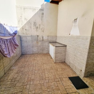 Casa Residencial com 142m², 4 quartos (sendo 1 suíte), 2 garagens, no bairro Balneário em Florianópolis
