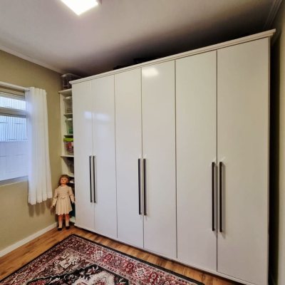 Casa Residencial com 142m², 4 quartos (sendo 1 suíte), 2 garagens, no bairro Balneário em Florianópolis