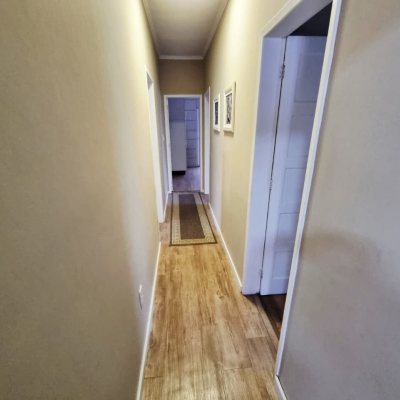 Casa Residencial com 142m², 4 quartos (sendo 1 suíte), 2 garagens, no bairro Balneário em Florianópolis