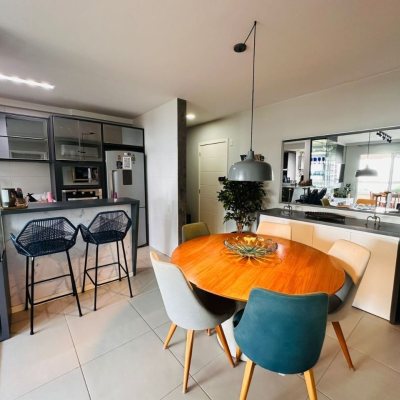 Apartamentos com 94m², 3 quartos (sendo 1 suíte), 2 garagens, no bairro Jardim Atlântico em Florianópolis