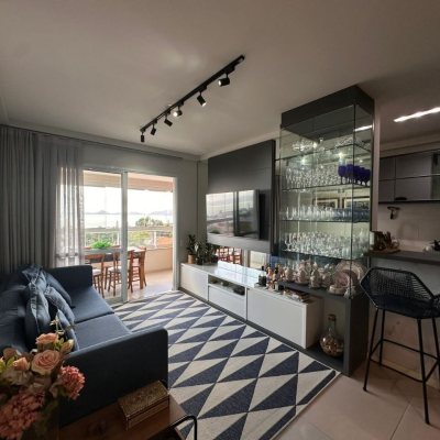 Apartamentos com 94m², 3 quartos (sendo 1 suíte), 2 garagens, no bairro Jardim Atlântico em Florianópolis