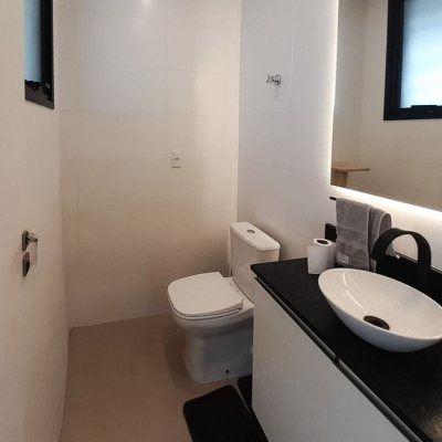 Casa Residencial com 123m², 3 quartos (sendo 1 suíte), 2 garagens, no bairro Campeche em Florianópolis