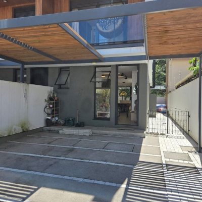 Casa Residencial com 123m², 3 quartos (sendo 1 suíte), 2 garagens, no bairro Campeche em Florianópolis