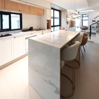 Casa Residencial com 123m², 3 quartos (sendo 1 suíte), 2 garagens, no bairro Campeche em Florianópolis