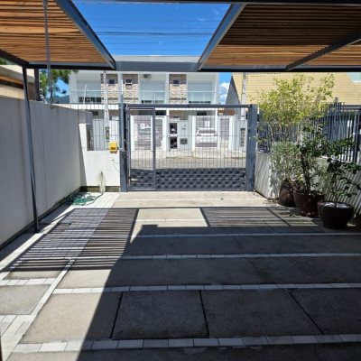 Casa Residencial com 123m², 3 quartos (sendo 1 suíte), 2 garagens, no bairro Campeche em Florianópolis