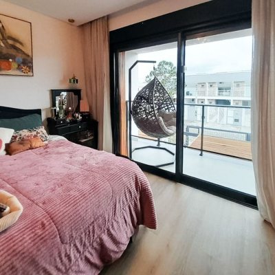 Casa Residencial com 123m², 3 quartos (sendo 1 suíte), 2 garagens, no bairro Campeche em Florianópolis