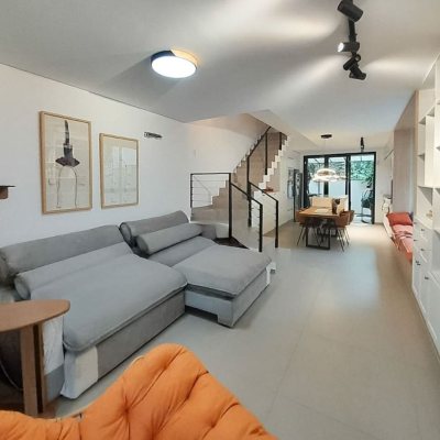 Casa Residencial com 123m², 3 quartos (sendo 1 suíte), 2 garagens, no bairro Campeche em Florianópolis