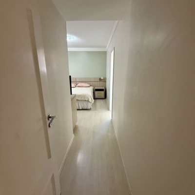 Apartamentos com 144m², 3 quartos (sendo 2 suítes), 1 garagem, no bairro Centro em Florianópolis