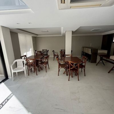 Apartamentos com 144m², 3 quartos (sendo 2 suítes), 1 garagem, no bairro Centro em Florianópolis