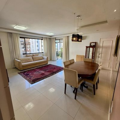 Apartamentos com 144m², 3 quartos (sendo 2 suítes), 1 garagem, no bairro Centro em Florianópolis