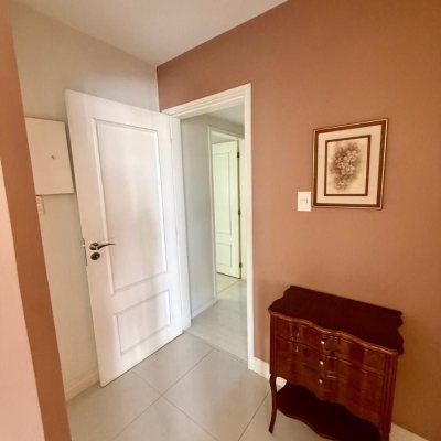 Apartamentos com 144m², 3 quartos (sendo 2 suítes), 1 garagem, no bairro Centro em Florianópolis